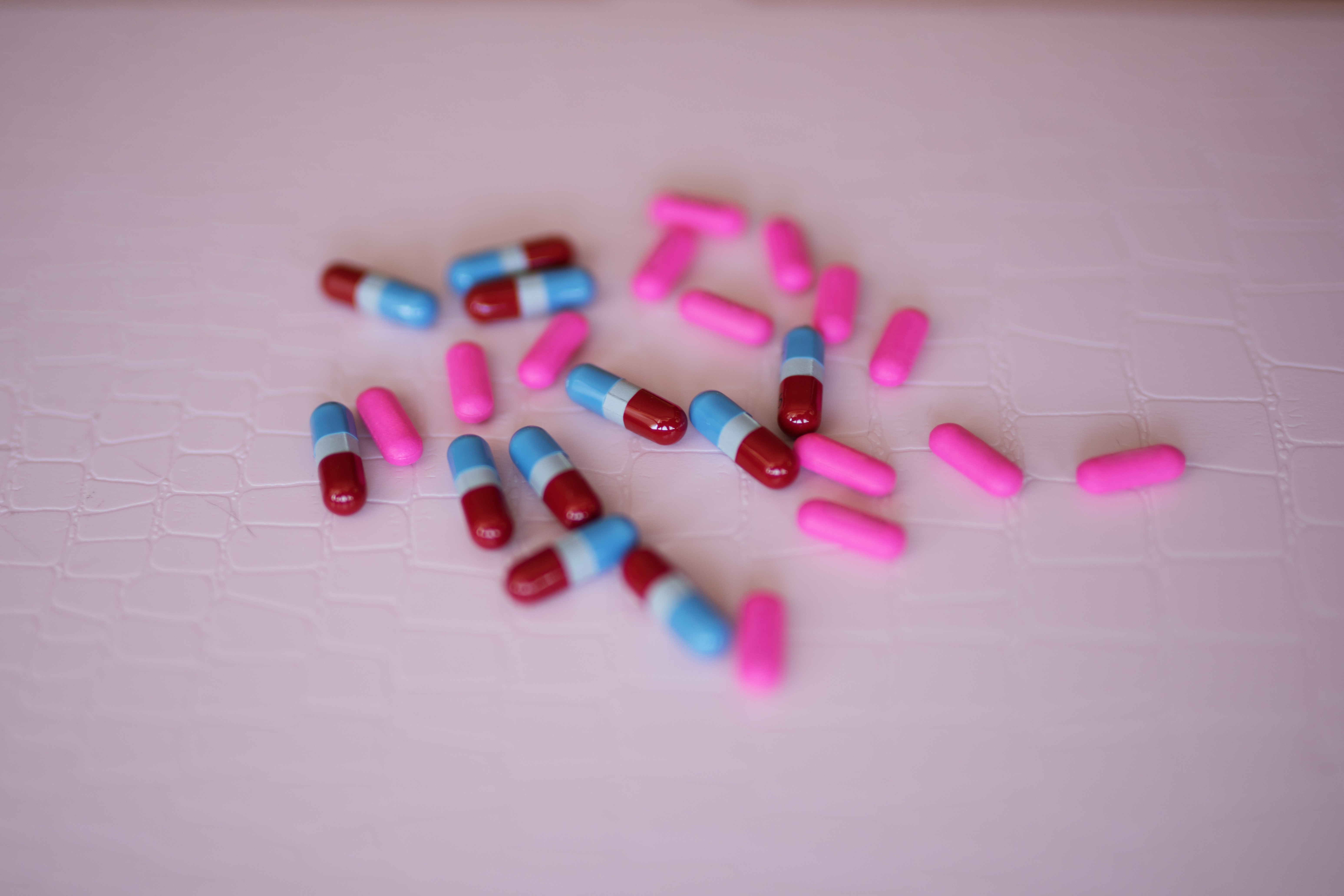 “Double Shot” pills, in which blue capsules burn fat and red ones block calories