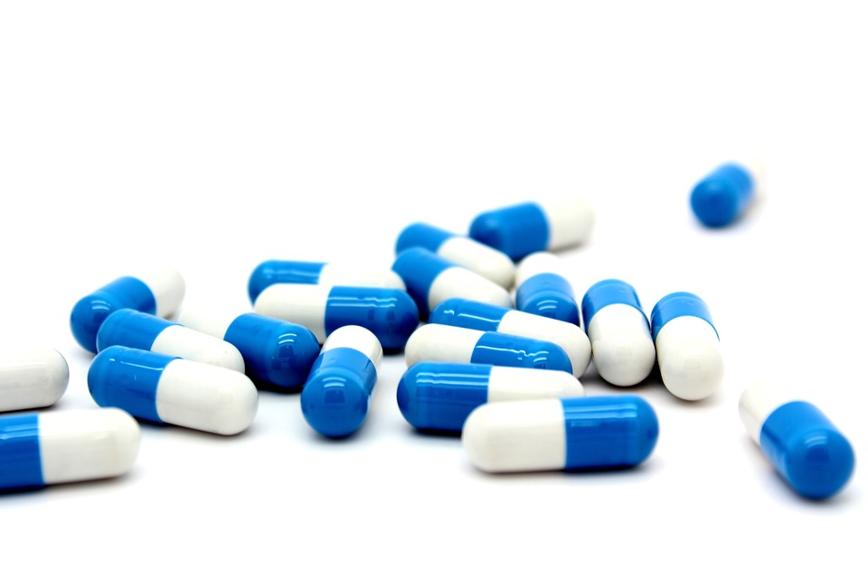 “Double Shot” pills, in which blue capsules burn fat and red ones block calories